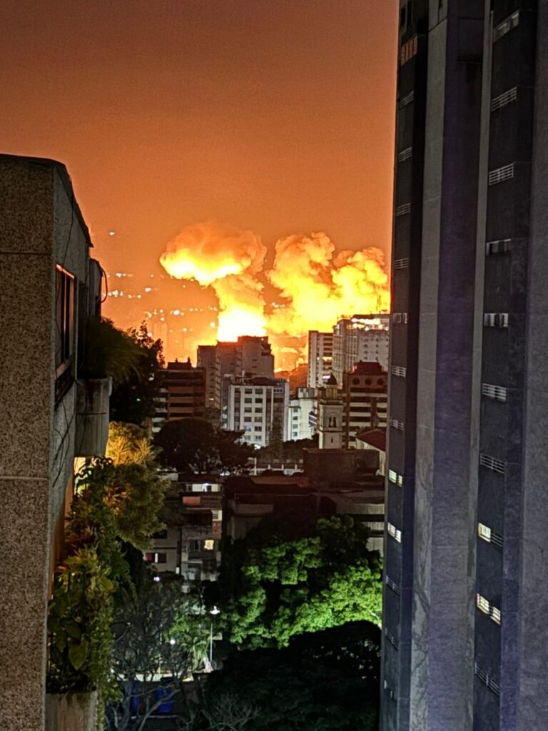 La imagen tiene un atributo ALT vacío; su nombre de archivo es VENE-768x1024.jpg